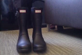 Women's Hunter Rainboots- Like new 1