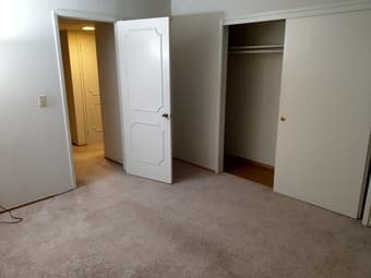 Bedroom available in large 2bd/1ba, immediate move-in 2