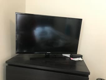 32” TV for sale 3