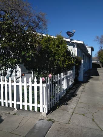 Available room in Redwood City 1