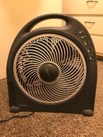 Rotating fan with Remote control [Excellent condition] 1