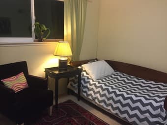 2 Rooms w a bathroom available for rent in a house in West Menlo Park 2