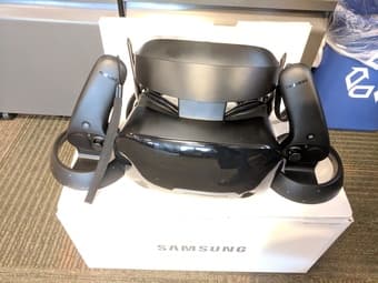 Samsung Odyssey - Windows Mixed Reality/VR- Like New Condition 1
