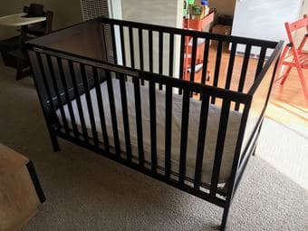 IKEA SUNDVIK Crib + mattress + extras 3