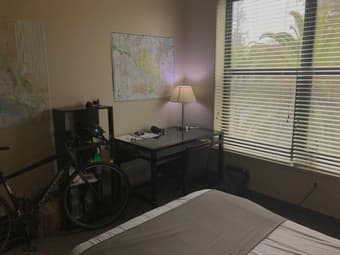 Furnished bedroom & bath in a 4-br Munger apartment near Stanford Law 2