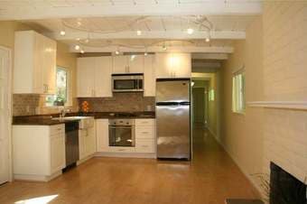 Lovely Single Family house upper College terrace May 15 to Aug31 2