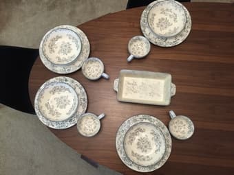 13 Piece Dinnerware Set (Palo Alto) 3