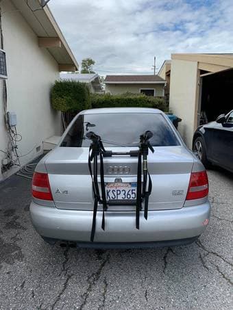 Audi A4 2000 1