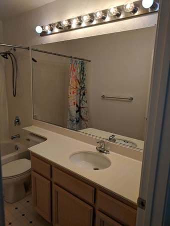 Bedroom in amazing 4 bdrm, 3.5 bathroom Pacifica home 3 months 2