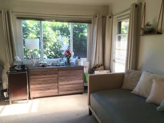 Master Bedroom w/Ensuite Bath near Downtown Menlo Park 1