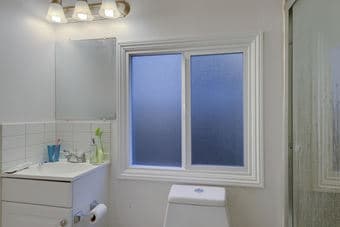 Palo Alto 94306，离Stanford非常方便的地段。House 3b2b出租其中一间房间带独立卫浴 1
