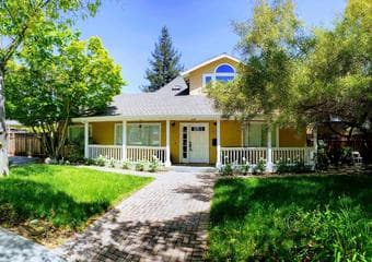 Large bedroom with private bathroom in charming shared abode 3