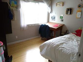 Furnished Menlo Park room available May 18 2
