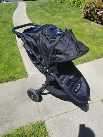 Baby Jogger car seat and stroller 1