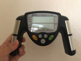 Omron HBF-306C Handheld Body Fat Loss Monitor 1