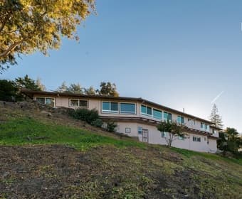 Unbelievable mansion in Los Altos Hills - room for rent - 1