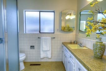 Right next to Stanford! Menlo Park house needs housemate 2