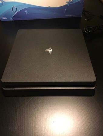 PS 4 almost new 2