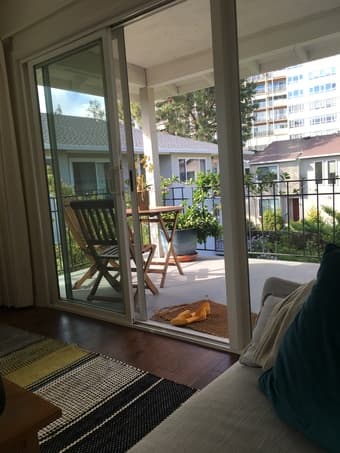 Room in Large Sunny 2br/ba Downtown Palo Alto 1