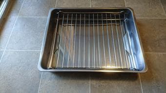 Roasting pan with grill rack 1