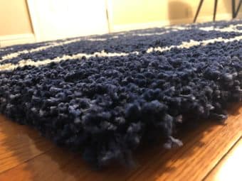 RUG -- Safavieh Navy and Ivory Moroccan Diamond (4' x 6'). Half price. 2