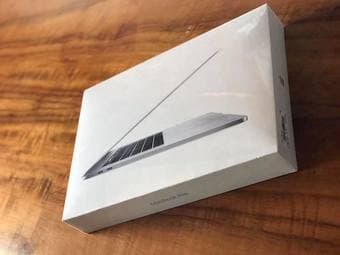 New Apple MacBook Pro 15.4" (512 GB, Intel Core i7 8th Gen. 4.3G 1