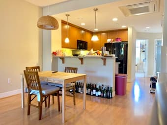 Private Room w/ BA in 3BR/3BA Palo Alto Townhouse Available Early July 2