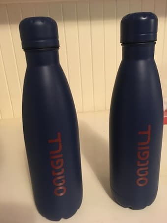 Water bottles with "Stanford" in Hebrew 1