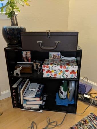 MOVING SALE: carpets, desk, mini-bookshelf 2