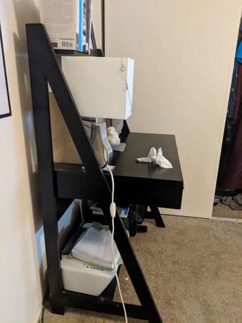MOVING SALE: carpets, desk, mini-bookshelf 3