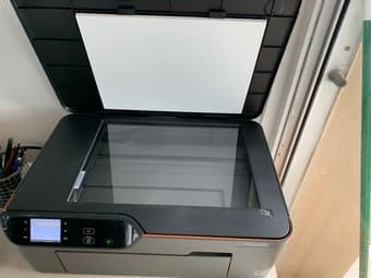 HP Deskjet 3520 printer, scanner and copier 2