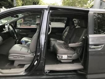 Honda EXL minivan 2016 3