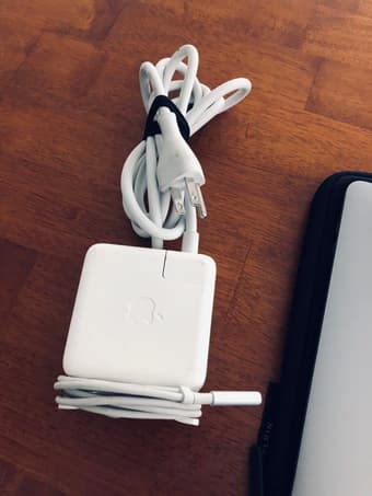 Apple MagSafe 2 Power Adapter 1