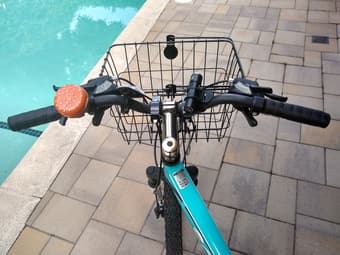 WOMEN'S 26in MOUNTAIN BIKE + ACCESSORIES!! 3