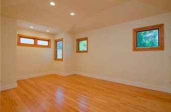 1 room available in new fully furnished house in downtown Palo Alto! 2