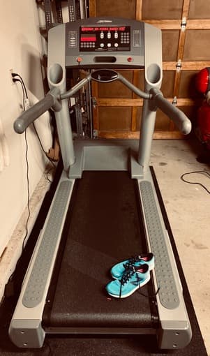 Life Fitness Club Treadmill (top of the line) 95ti - retail $6k+! 3