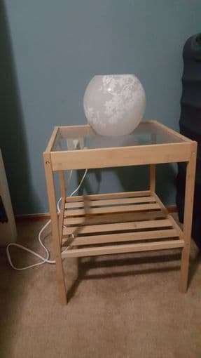 Bed and mattress - Queen size - night stand and lamp 2