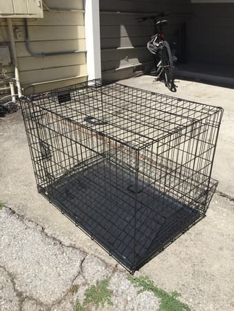 Medium-large dog crate 1