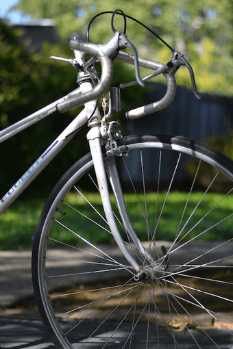 25-27" wheel Peugot vintage steel racing bike (incl. chain + basket) 2