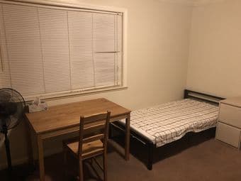 Menlo Park 2B1B卧室出租，位置好，房间大，水电网全包，拎包入住！ 9月4日起租 1