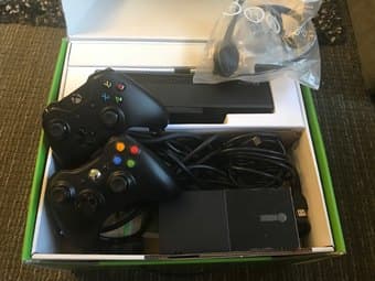 Xbox One with Kinect and games 2