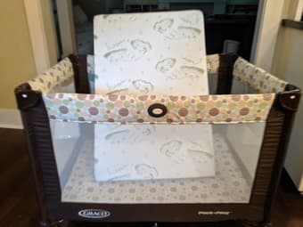 Graco Pack'n'Play with mattress 1