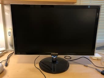 Samsung LED Monitor 1