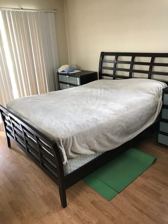 Bedframe and mattress 1