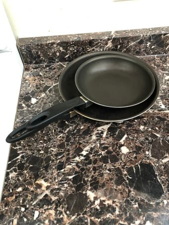 2 pans $10 OBO 1