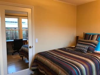 Furnished room, shared house, Walk to RWC clinics or 5 miles to campus 2
