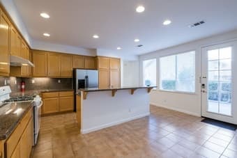 Great location - room for rent in East Palo Alto 3