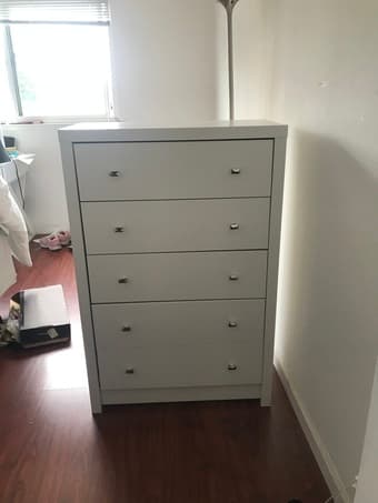 White chest of drawers 1