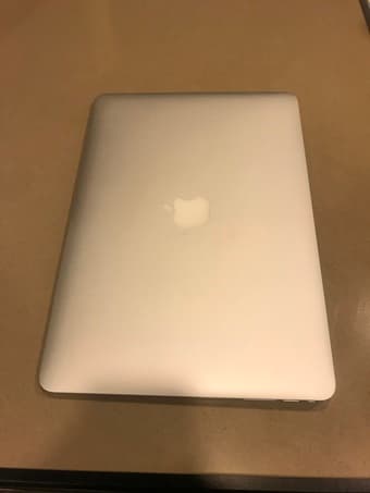 MacBook Air 13” 8G RAM 128G SSD 1