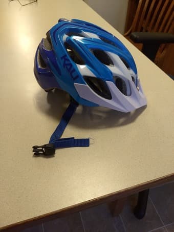 bike helmet - barely used! 1